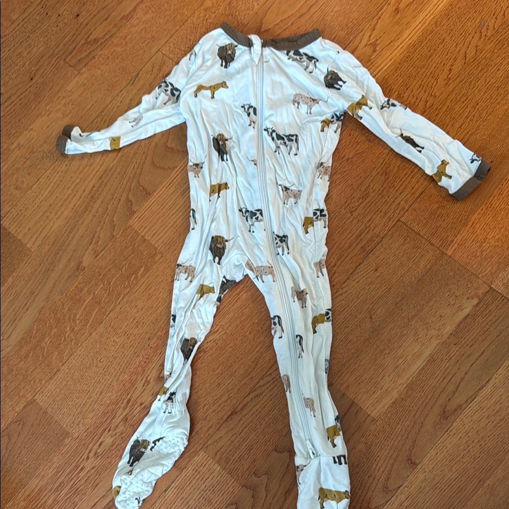 Kyte BABY animal print footies